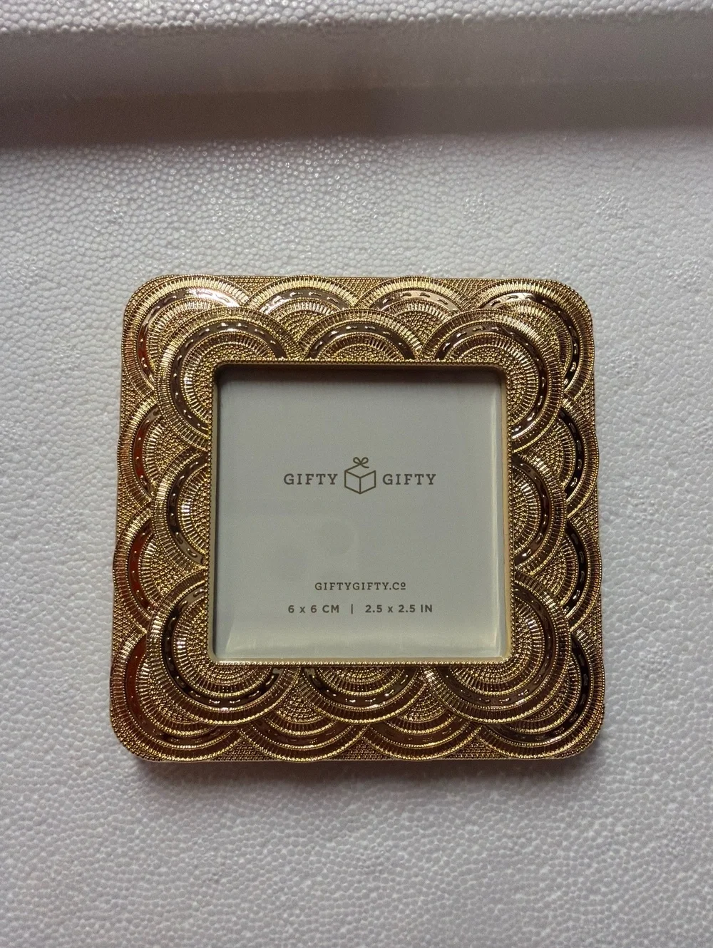 Set of 2 Decorative Gold-tone Photo Frames with Intricate Designs